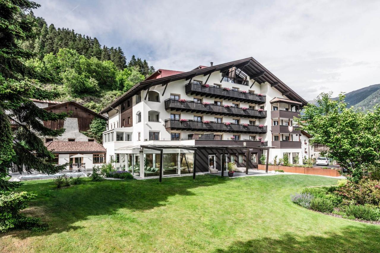 Der Mohrenwirt **** Hotel Burgusio Exterior foto